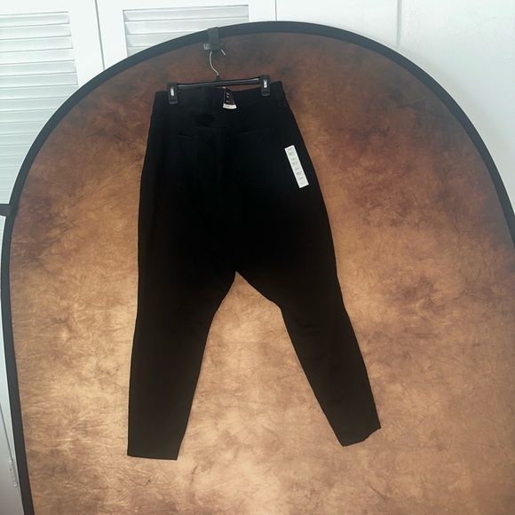 Ava & Viv Elegant Black Jeans - Picture 5 of 9